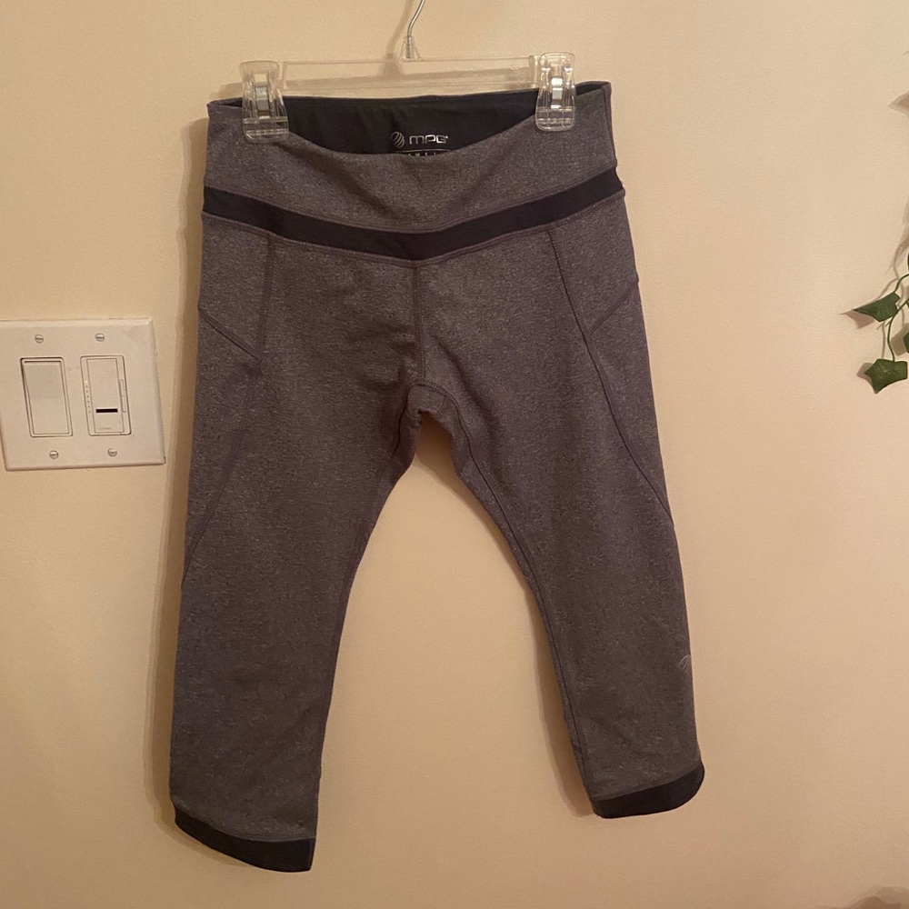 MPG- Cropped workout leggings